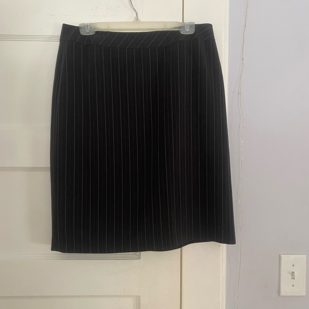Caslon skirt